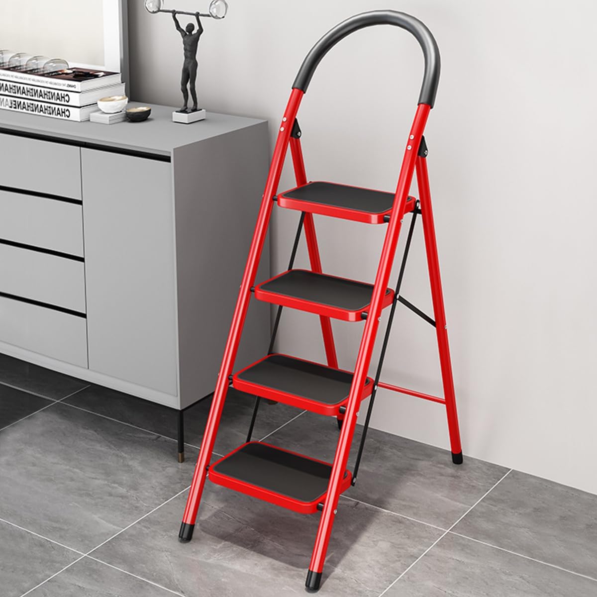 سلم فولاذي مكون من 4 درجات